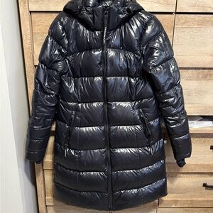 Aritzia Super Snug Puff Mid Hi-Gloss jacket - medium